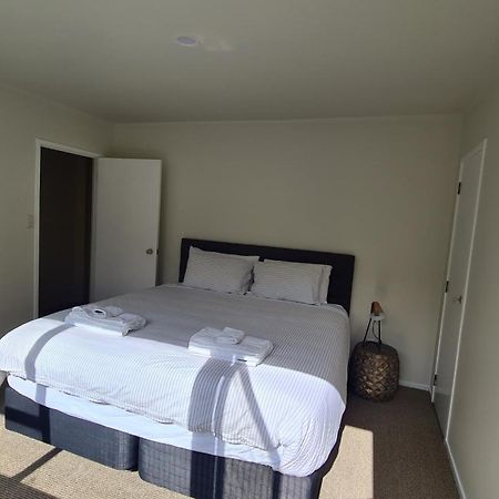 2 Bedroom Home, City And Sea Views 奥克兰 外观 照片