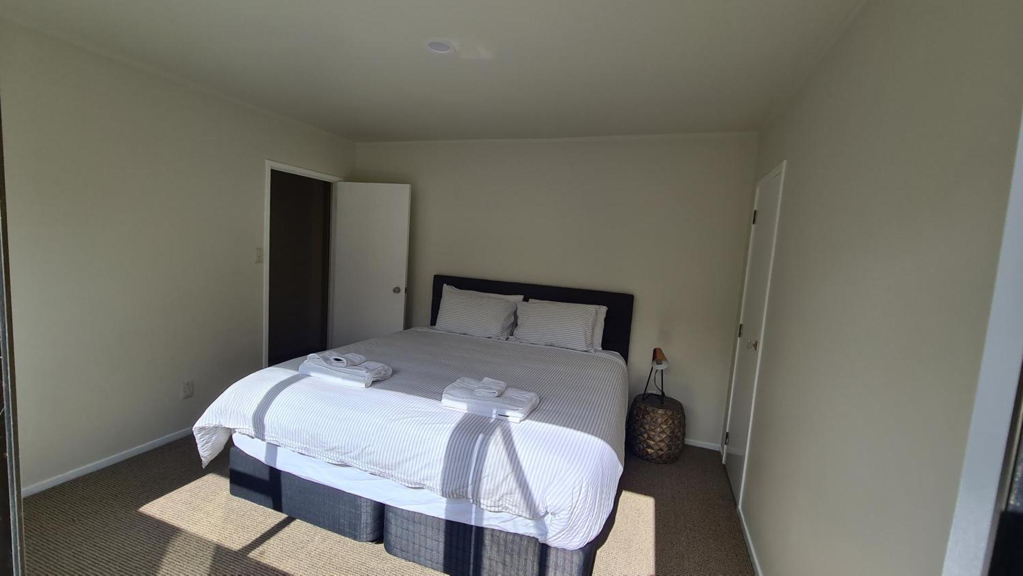 2 Bedroom Home, City And Sea Views 奥克兰 外观 照片
