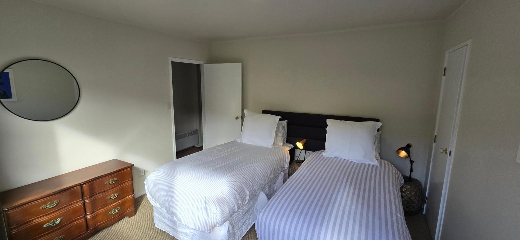 2 Bedroom Home, City And Sea Views 奥克兰 外观 照片